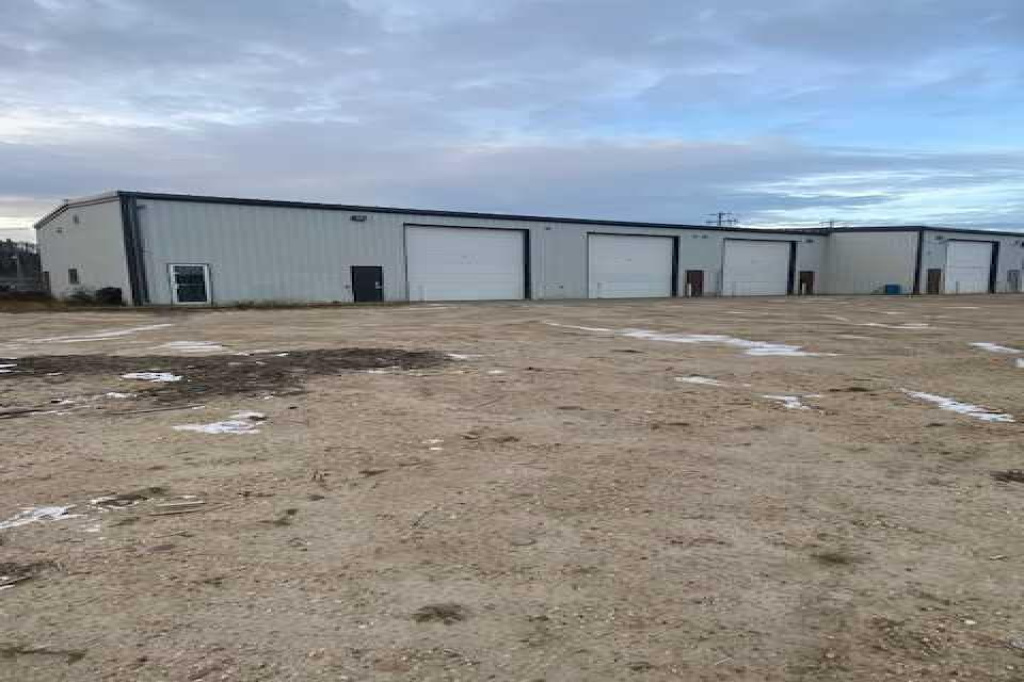 6409 51 Avenue, Whitecourt, Alberta T7X 1A1, ,Commercial,For Lease,51,A2090891